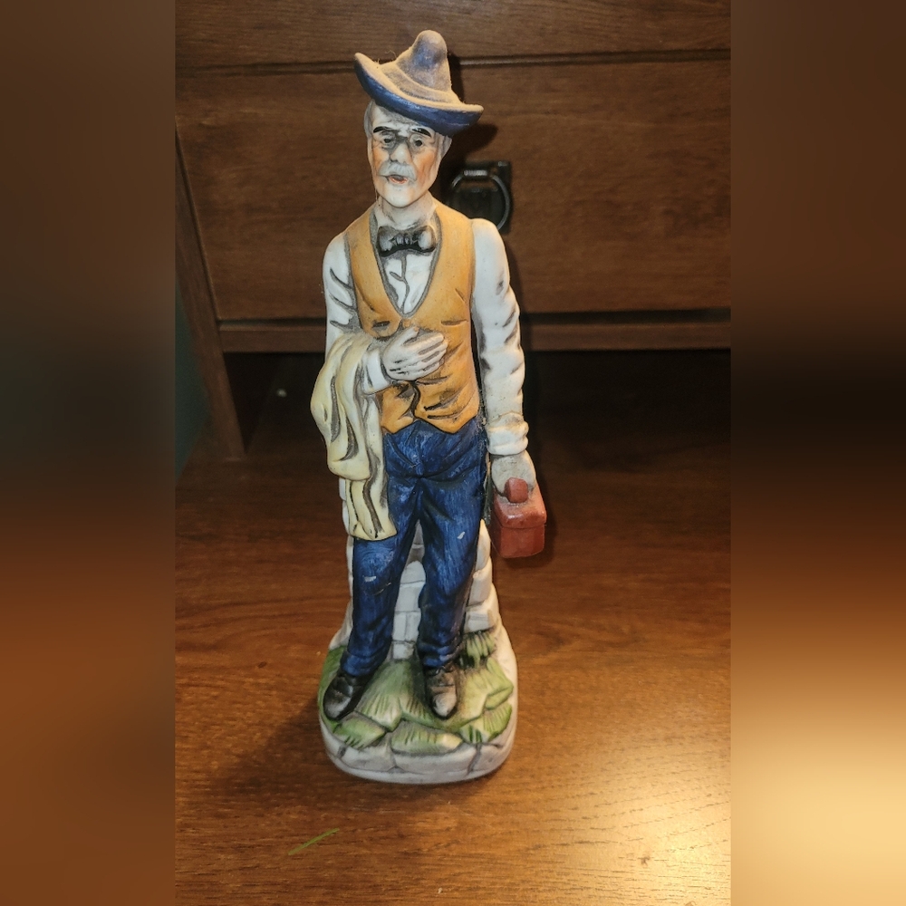 Flambro  Figurine Old People Man Leaving For Work  GL16